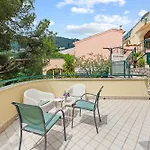 Charmante Maison - Proche Monaco - Piscine Partagee - Dp 아파트
