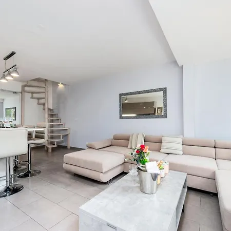 Charmante Maison - Proche Monaco - Piscine Partagee - Dp Apartment