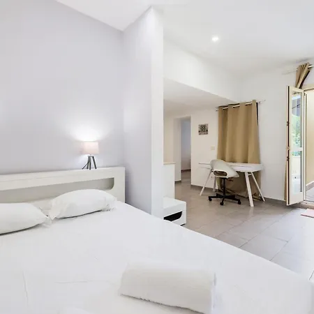 Apartment Charmante Maison - Proche Monaco - Piscine Partagee - Dp