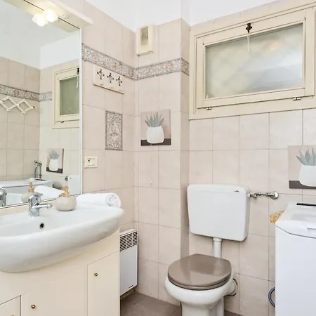 Apartment Charmante Maison - Proche Monaco - Piscine Partagee - Dp