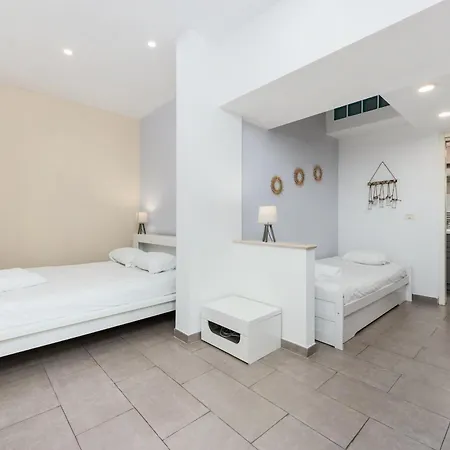 Charmante Maison - Proche Monaco - Piscine Partagee - Dp